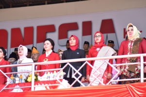 MENGHADIRI UPACARA MEMPERINGATI HUT RI KE 74