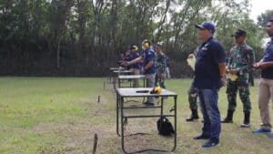 Latihan Menembak Dalam Rangka Peningkatan Skill dan Kemampuan Pegawai