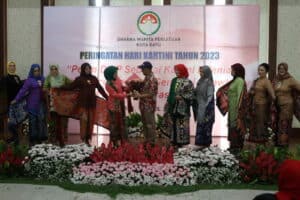 DWP Kota Batu Peringati Hari Kartini dengan Fashion Show dan Workshop DWP Kota Batu Peringati Hari Kartini dengan Fashion Show dan Workshop