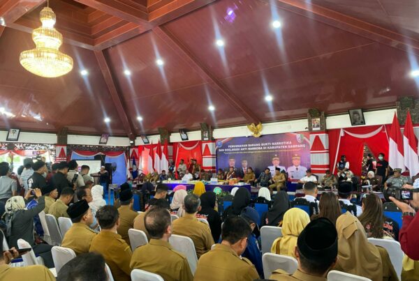BNNP Jatim Lakukan Pemusnahan Barang Bukti dan Deklarasi Anti Narkoba di Sampang